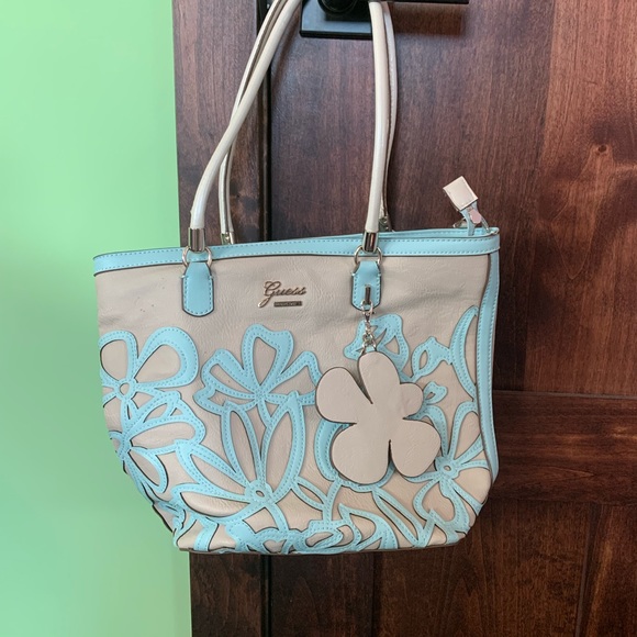 Guess Purse for sale - Picture 1 of 2